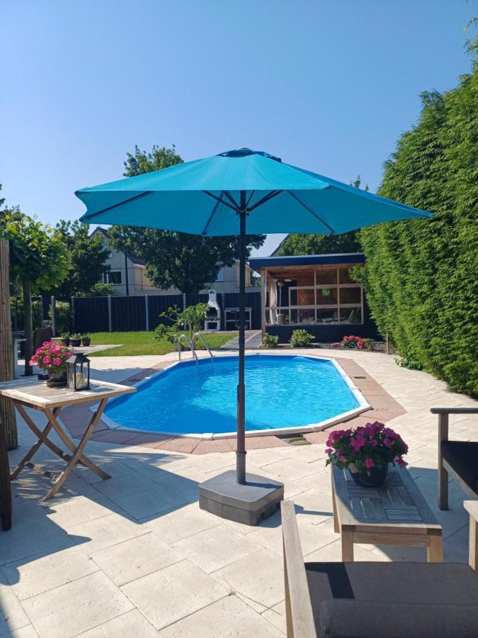 East Meets West Bed And Breakfast Veenendaal Exterior photo